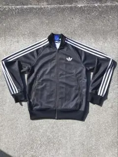 adidasトラックジャケット