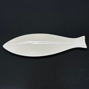 q2577 ロイヤルコペンハーゲン フィッシュプレート 白 皿 魚 陶磁器/焼物 フランス製 353 ROYAL COPENHAGEN