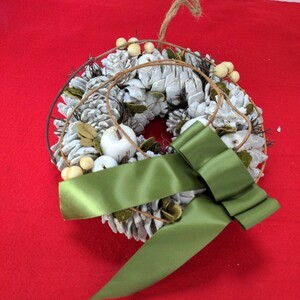 natural wreath 天然素材を使用　リース　まつぼっくり　直径約23cm 奥行約6.5cm　ホワイト　白　クリスマス　オブジェ　