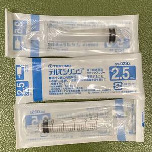 ☆滅菌済み　2.5ml テルモシリンジ 3本　針なし注射器 シリンジ 医療用　投薬　給餌　介護　DIY ペット　インク　補充　交換　工作　TERUMO