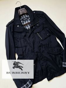 e26 白Tにさっと羽織れる〜定価10万美品●BURBERRY BLACK LABEL●都会的スポーティー　高級トレンチジャケット　バーバリーブルゾン メンズ