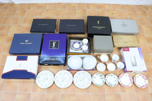 ブランド 食器 贈答品 まとめ BURBERRY YVES SAINT LAUREN MARIO VALENTINO HOYA タオル カップソーサー お皿 グラス 005JQZJX05