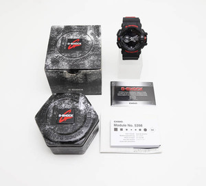 中古品　カシオ　G-SHOCK　Gショック ブラック＆レッドシリーズ　GA-400HR-1ADR　腕時計