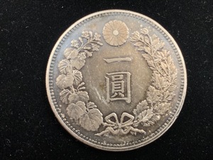 ★ 古銭 銀貨 ★　新1円銀貨 明治28年 古銭 骨董 日本 硬貨 貨幣 アンティーク コイン 近代 一円銀貨 小型 古錢　②