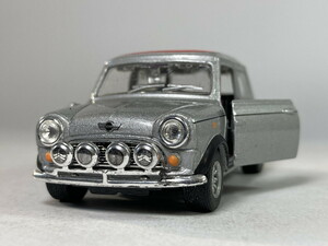 ミニクーパー Mini Cooper スイス国旗 Swiss Flag 1/43 - ホンウェルカララマ Honwell Cararama