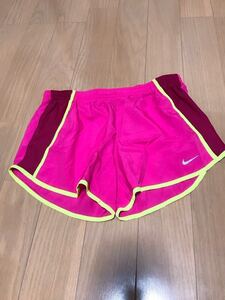 新品 未使用　NIKE ナイキ ショートパンツ 速乾 ピンク Mサイズ ランニング ジョギング マラソン フィットネス ヨガ 筋トレ　スポーツ