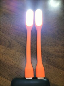 2本 オレンジ 色 USB接続LEDライト 小型 省エネ 簡単設置 LED照明 ミニサイズ ボディ 曲がる 車内 デスク パソコン常夜灯 簡易ライト