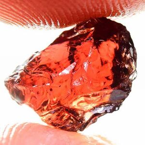 【世界の原石:パイロープガーネット 5.10ct:1584】非加熱 マダガスカル産 Natural Pyrope Garnet Rough 鉱物 宝石 標本 jewelry Madagascar