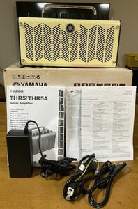 ヤマハ YAMAHA THR5 V.2 エレキギターアンプ コンセント バッテリー 駆動 8エフェクター USB接続 AUX IN コンボ【使用時間１５分 超美品】