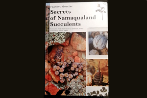 SECRETS OF NAMAQUALAND SUCCULENTS　ナマクアランド の多肉植物 Florent Grenier