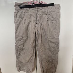 ＜送料込＞ZARA Kids ザラキッズ　カーキ色　膝下（くらい）ショートパンツ　160㎝　ししゅう付き