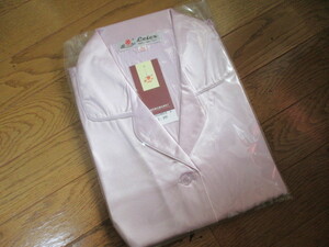 未使用　サテンシルク１００％　女性用つぼみパジャマ　薄紫　Ｌ　157-164cm