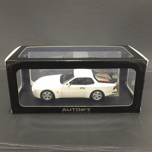 AUTOART Porsche ポルシェ 944 TURBO 1:18 ミニカー 自動車 模型 ホビー 外箱 付属 QR061-300