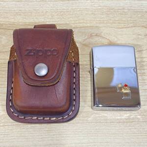 BL15【雑貨】 Zippo　オイルライター ZIPPOエンブレム　1992年1月製　レザー？ケース付き　ジッポ　喫煙具　着火具　ライター　