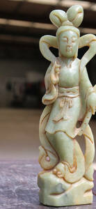 明代　和田玉彫りの仙女像