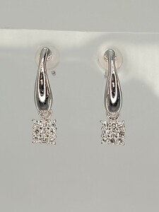 ☆k18wg★天然ダイヤ0.10ct☆ピアス☆25