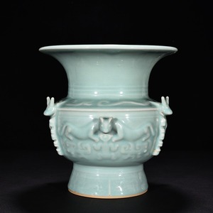 龍泉窯 粉青釉 瑞獣文尊 唐物 陶磁器 中国美術 工芸品 HB880