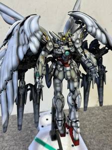 GUIK40016 ガンプラ ガンダムW Frozen Teardrop MG 1/100 ウイングガンダムスノーホワイトプレリュード 改造塗装済み完成品 プラモデル