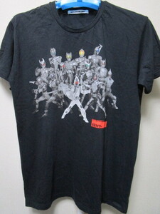 ビームスｘ仮面ライダーコラボＴシャツ（平成ライダーフォーゼオーズWディケイドキバ電王カブト響鬼555アギト龍騎クウガ）