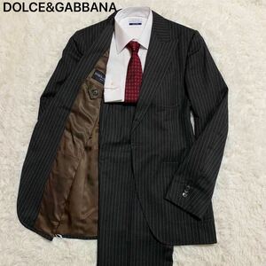 イタリア DOLCE&GABBANA 金ロゴプレート スーツ セットアップ 1B ピークトラペル ストライプ ダークグレー ドルチェ&ガッバーナ ドルガバ