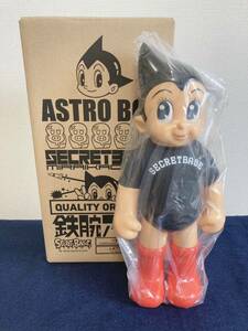 Middle Scale Astro Boy 鉄腕アトム OG Tシャツ　ソフビ