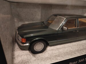 1/18 NOREV Mercedes-Benz 560 SEL W126 night green metallic