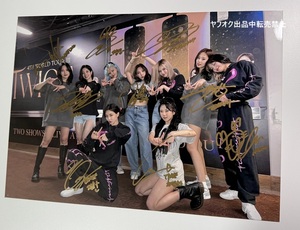 TWICE★全員直筆サイン入り★A4サイズ写真