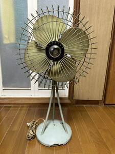 東芝 TOSHIBA 古い 扇風機 タイプ HA 30cm 3本脚　3脚　昭和レトロ アンティーク ヴィンテージ レア　ジャンク品　その他