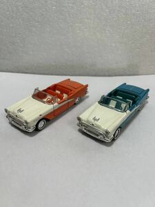 激レア希少！ROAD CHAMPS！1955 OLDMOBILE STARFIAE！ダイキャストミニカー２台セット！1/43スケールぐらい！当時物！