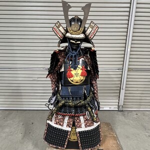 丸に剣片喰紋 等身大鎧一式 飾鎧 高さ約160cm 骨董 兜武具 装具 鎧 日本刀 鍔 刀装具