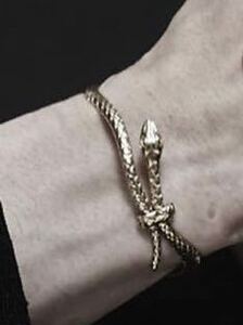 レアです !【 TOM FORD 】18K WG DIAMOND CHOPPY SNAKE BANGLE BRACELET トムフォード K18WG 金無垢 ダイヤモンド バングル ブレスレット