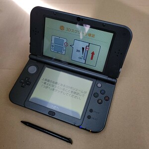 63。new Nintendo 3DSLL ニューニンテンドー3DS LL 本体のみ タッチペン付き 通電確認あり/初期化済 ブラック 