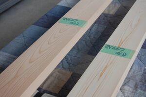 （東農檜）ヒノキ 2本で5300円 大幅値下げ 角材 材木 木材 新品　9年乾燥