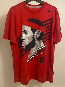 ナイキ NIKE レブロン・ジェームズ USA アメリカ代表 Tシャツ XLサイズ LEBRON #6 レッド 赤 イラスト NBA レイカーズ 五輪 オリンピック