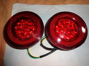 LED 10cm 12V 赤色 3線 テールランプ 丸形 未使用だけどB級品 傷や成形不良有り 懐かしのキャリー テール 代用に 