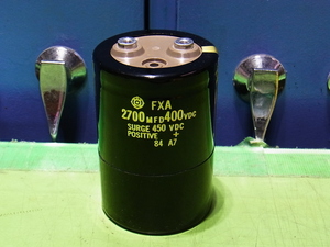 ■■【即決】日立 ネジ端子形アルミ電解コンデンサ FXA 2700MFD 400VDC （各種インバータ電源用）未使用の新品！