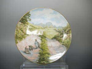 57 Royal Doulton ロイヤルドルトン プレート No.8993 AT PEACE WITH NATURE ELIZABETH HRAV Along the lave 21cm