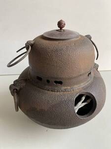 ⑪t356◆風炉釜◆茶道具 鉄釜 鉄瓶 茶道 茶器 茶釜 アンティーク コレクション 工芸品 昭和 レトロ 煎茶道具 骨董品 動作品