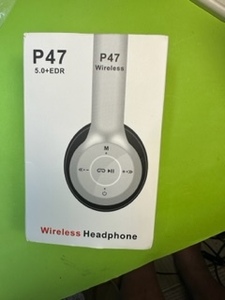 P47 Bluetooth5.0ワイヤレスヘッドセットマイク付きステレオノイズリダクション電話およびゲーム用 マイクは飛び出してはいません白02