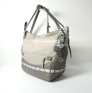 BEAUGRAND ボーグラン JRA ナイロン系×レザー フラワーチャーム セミショルダー ハンドバッグ グレー系 ベージュ系