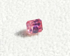 キラキラのウインザーサファイア 0.62ct 天然 ルース 