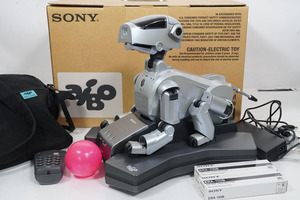 【166】SONY／ソニー　aiBO　アイボ　ERS-111 犬型ロボット　ACアダプター　バッテリーパック　ERA-110B　付属品多数　通電確認済み