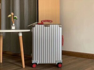 RIMOWA リモワ Classic Fight 機内持ち込み用スーツケース スーツケース 20インチ 37リットル TN 1