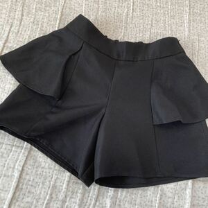 美品　キャサリンコテージ ショートパンツ　165 黒　フレア　女の子