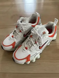 WMNS NIKE SHOXS TLノヴァ  オレンジ