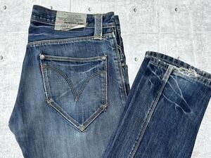 Levis ENGINEERED JEANS リーバイス エンジニアードジーンズ　　90s デニム 色落ち加工 ダメージ リベット 立体裁断 3D ビンテージ 柳9922