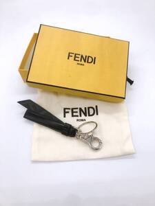 【5771】★美品★ FENDI フェンディ キーホルダー キーリング おしゃれ ブランド スタイリッシュ シンプル ブラック 黒 銀 ワンポイント