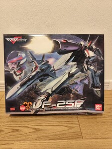 マクロスフロンティア　VF-25バルキリー　早乙女アルト　完成済み バンダイ　箱凹みあり