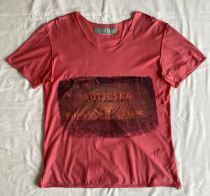 EASTERNBLOC Tシャツ/イースタンブロック/ヴィンテージ加工 カットソー ユニセックス/SUTJESKA BOSNA FILM(1973)/ピンク/オーストラリア製