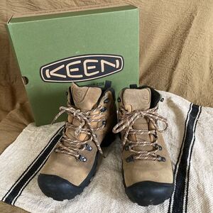 KEEN ピレニーズ (カラー LATTE ) レディース25cm